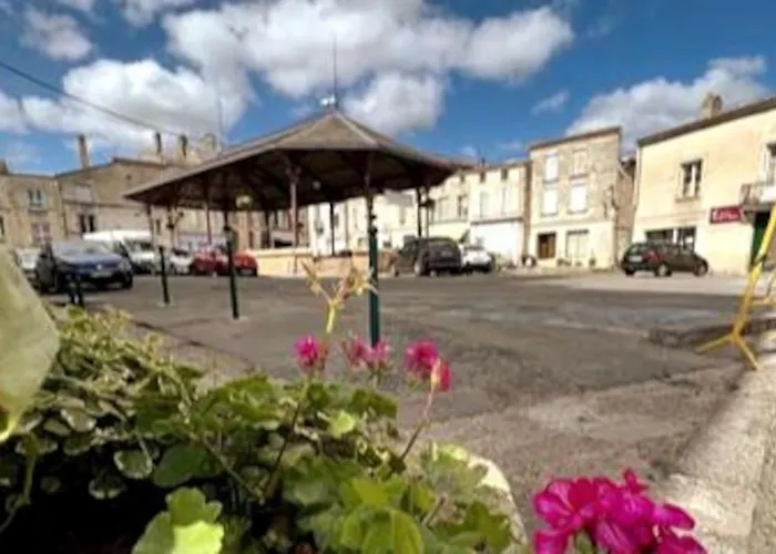Apartment En Coeur De Village Bourg-sur-Gironde